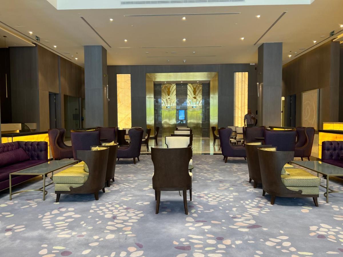 Khalidia Palace Hotel Dubai By Mourouj Gloria Esterno foto The lobby of the hotel